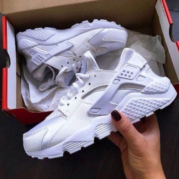 Nike Shoes - Nike Huaraches